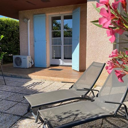 T2 Classe 2* Calme Au Coeur Du Village Provencale Greoux-les-Bains Luaran gambar