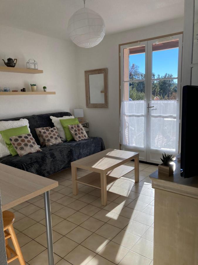 T2 Classe 2* Calme Au Coeur Du Village Provencale Greoux-les-Bains Luaran gambar